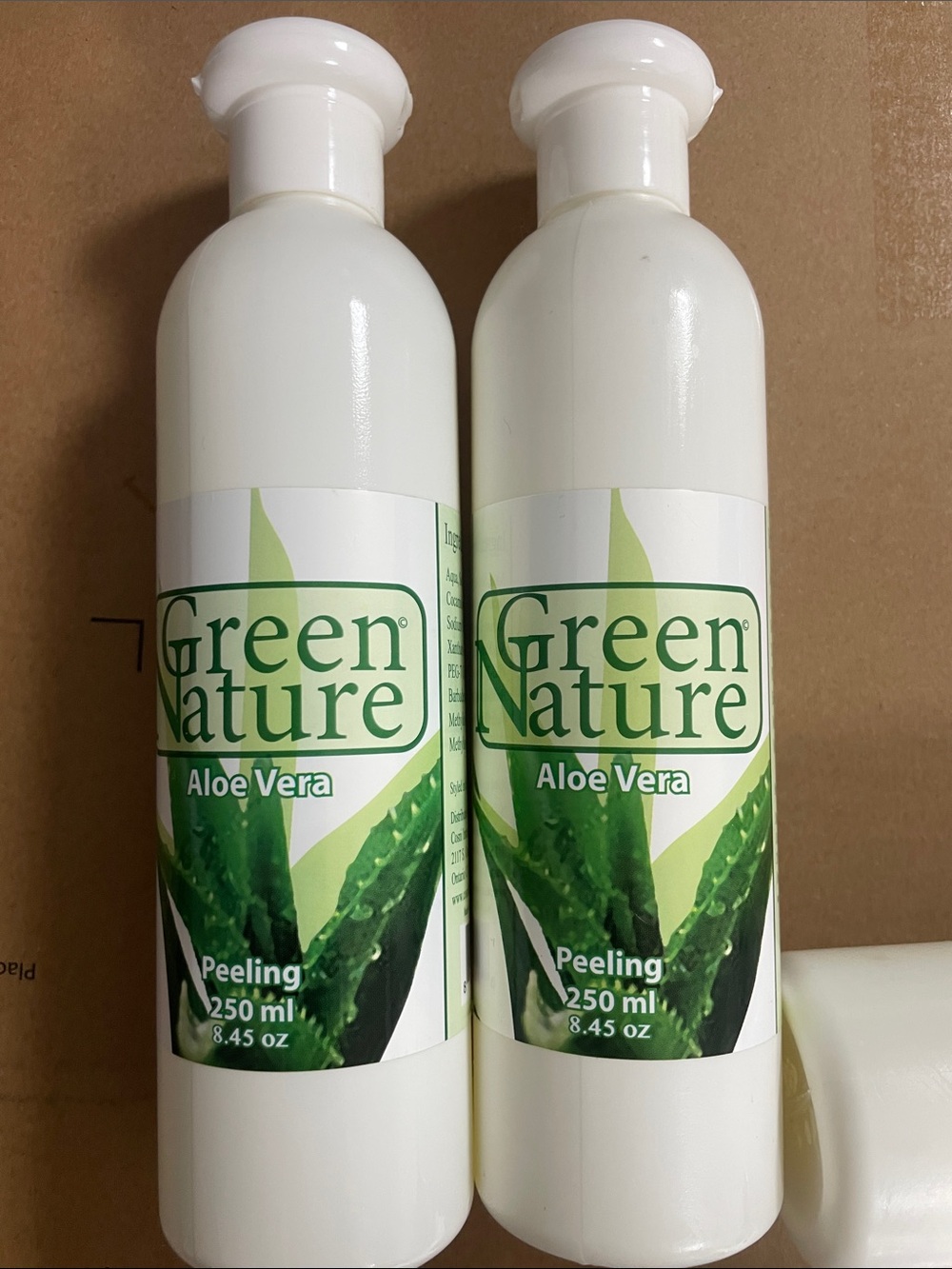 2 Green Nature Aloe Vera Peeling Gel - White & Green Bottle